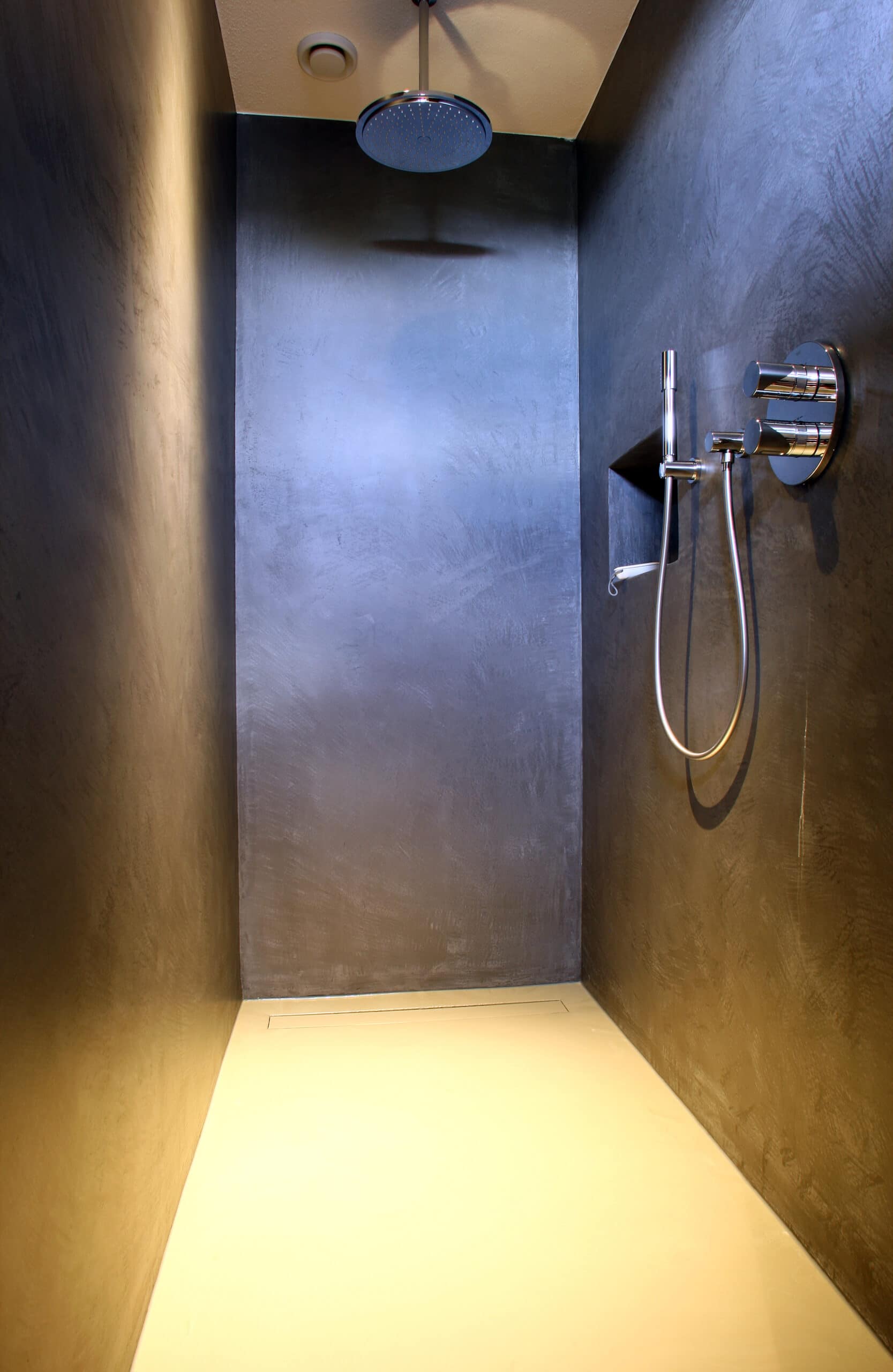 pu-gietvloer-duo-art-badkamer-douche-Uden B·Art Wall